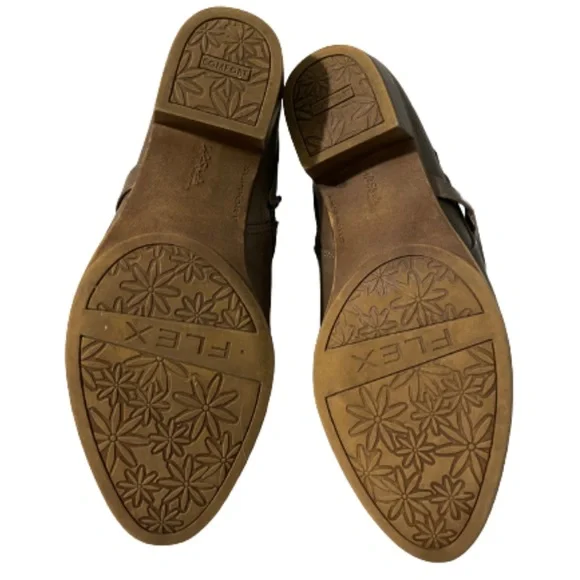 Life Stride Velocity 30 Women’s Buckle Accent Almond Toe Block Heel Bootie - Picture 4 of 15